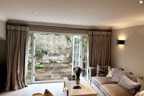 Sweet 2 bed house in London's best neighbourhood